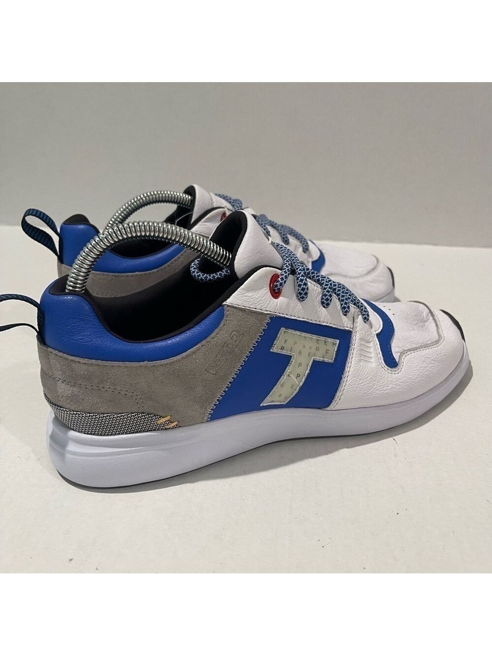 Men’s Toms White Lace Up Shoes x Star Wars Size 9 US! - Picture 7 of 8